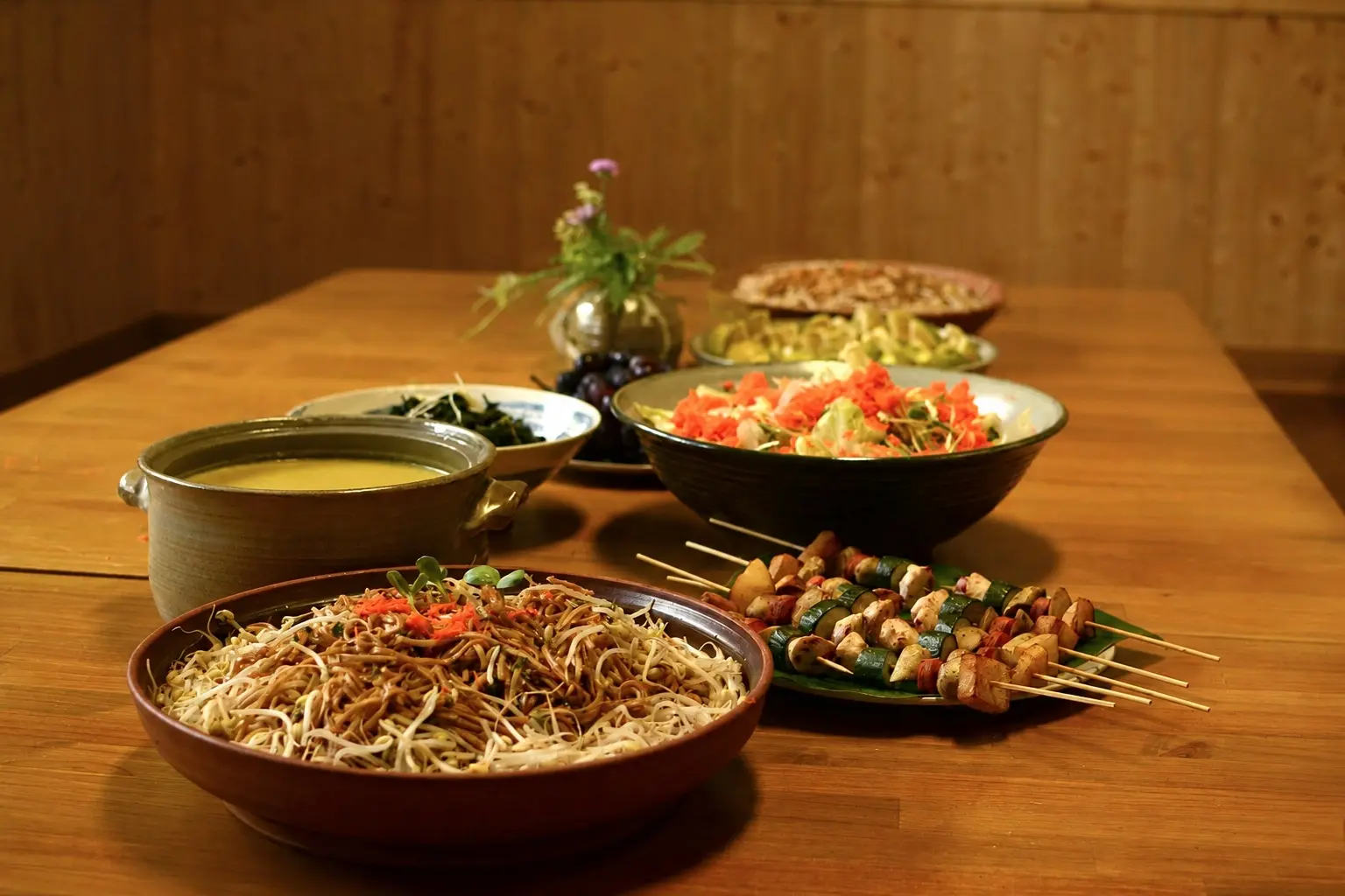 ananda-suruci-yoga-retreat-lunch Wholesome vegetarian lunch served at Ánanda Suruci